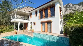 Muhteşem Göcek Dağ Manzaralı Müstakil Villa Satılıktır